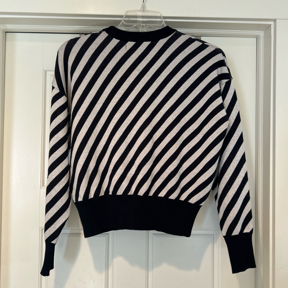 Trendy Dog Graphic Sweater - Black and White - Picture 5 of 6
